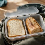 découvrez quel pain choisir entre pain de mie et baguette pour une boîte à goûter résistante qui ne s'écrase pas dans le sac, alliant praticité et gourmandise.